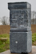 WOLKENTOR, Stein 2022, Irischer Limestone, Höhe 55cm (2).jpeg