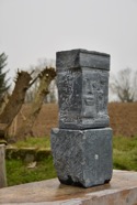 WOLKENTOR, Stein 2022, Irischer Limestone, Höhe 55cm (4).jpeg