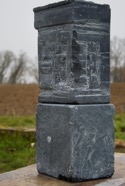 WOLKENTOR, Stein 2022, Irischer Limestone, Höhe 55cm (10).jpeg
