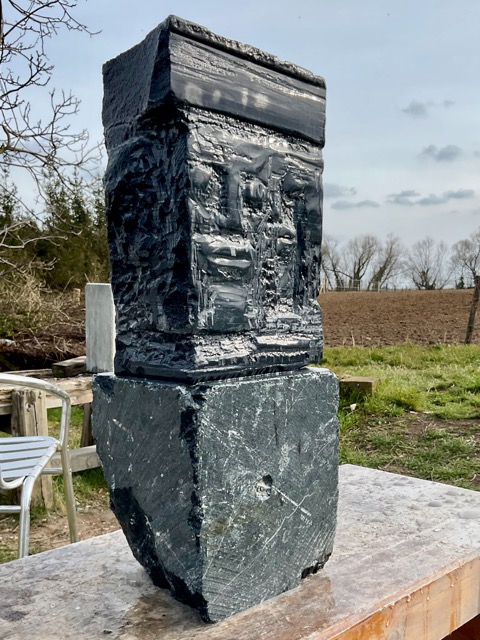 WOLKENTOR, Stein 2022, Irischer Limestone, Höhe 55cm.jpeg