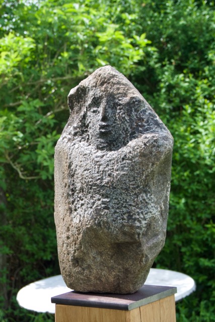 &bdquo;ZWISCHEN DEN FLÜSSEN&ldquo;, Stein 2026, Findling, Höhe 37cm (5).jpeg