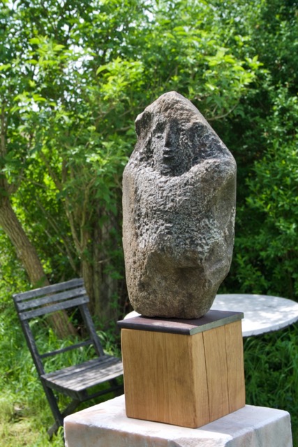 &bdquo;ZWISCHEN DEN FLÜSSEN&ldquo;, Stein 2026, Findling, Höhe 37cm (6).jpeg